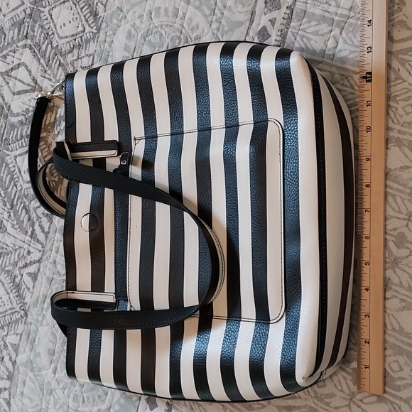 Handbag - Picture 2 of 7